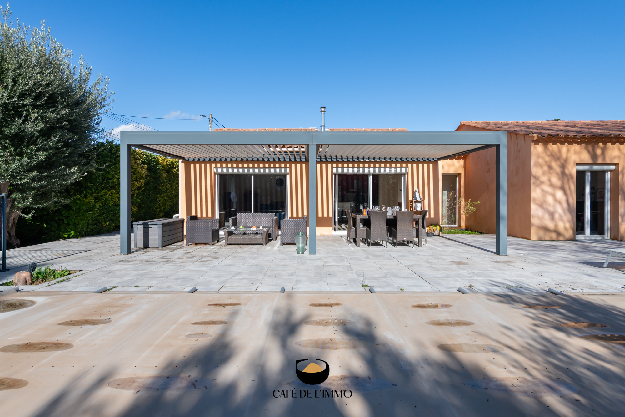 ALLAUCH, LUMIÈRE ET SÉRÉNITÉ