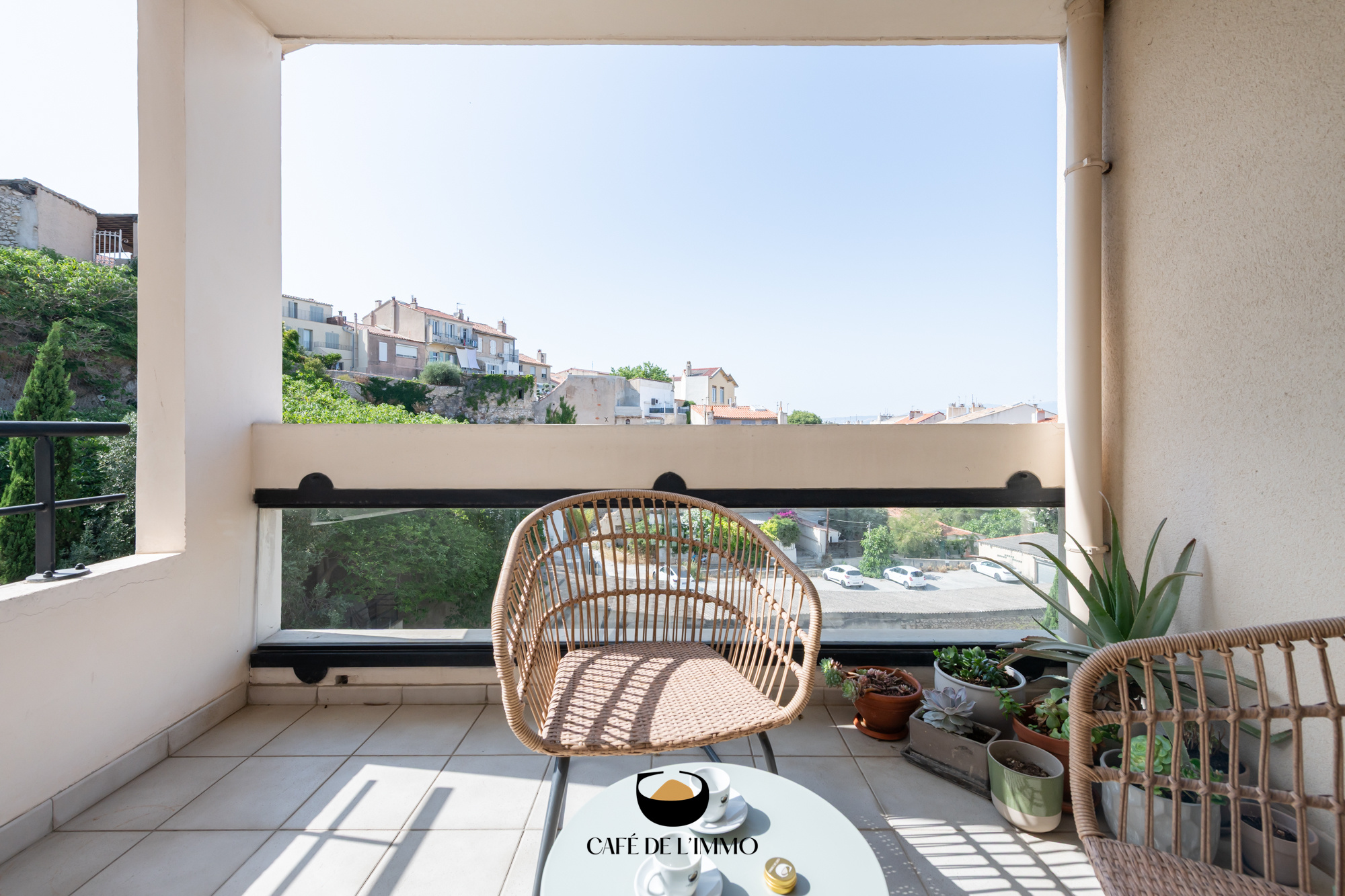 VAUBAN - TERRASSE AU CALME ET VUE DÉGAGÉE