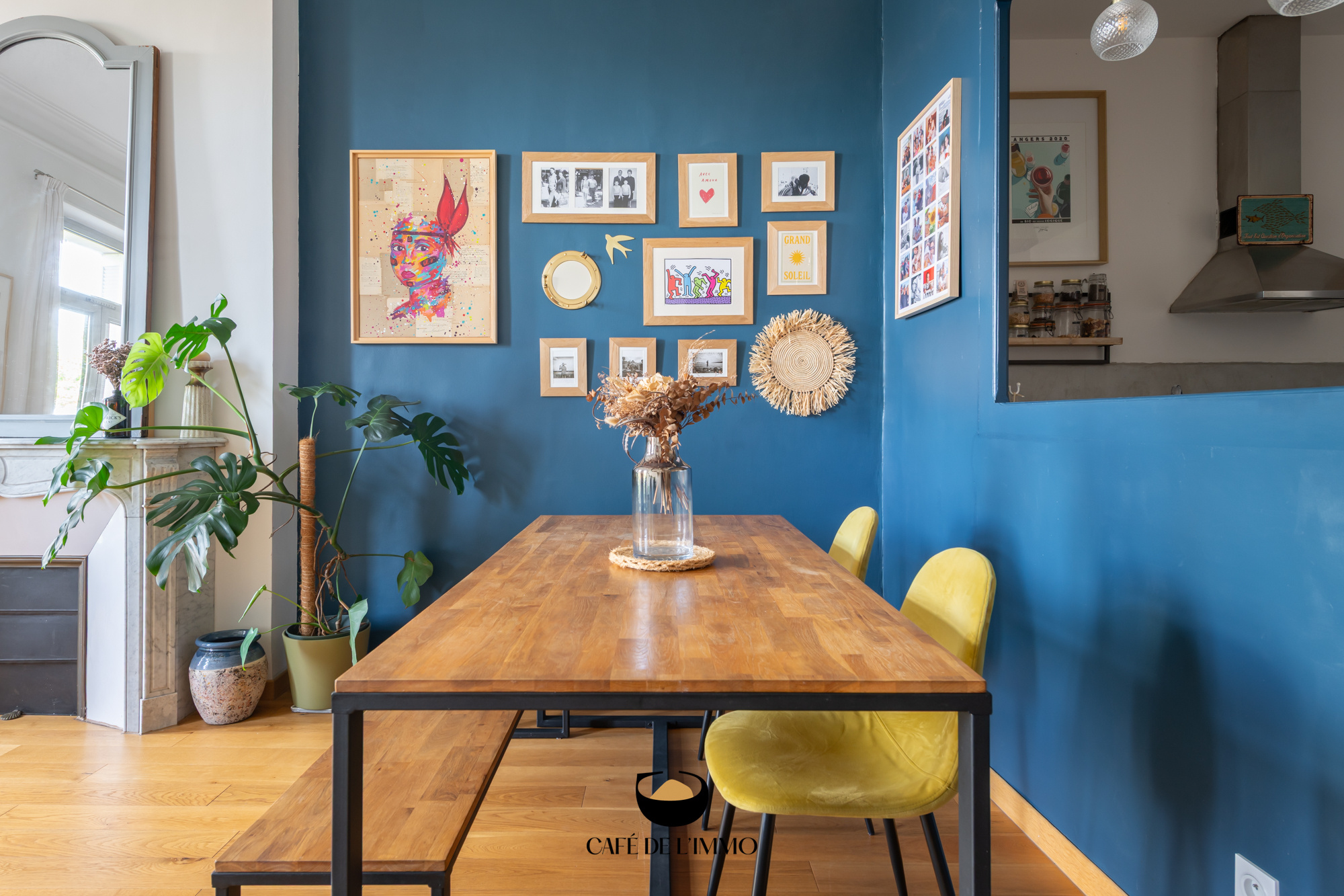 CACHET ET BEAUX VOLUMES