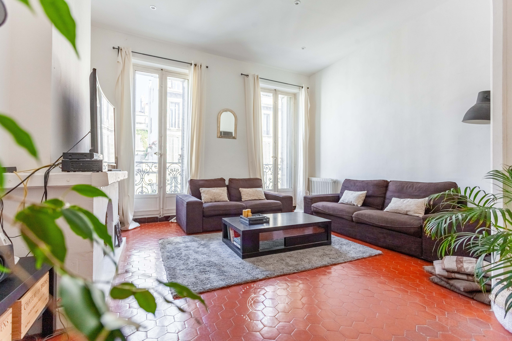 APPARTEMENT T4/5 AVEC CACHET- COEUR CENTRE VILLE