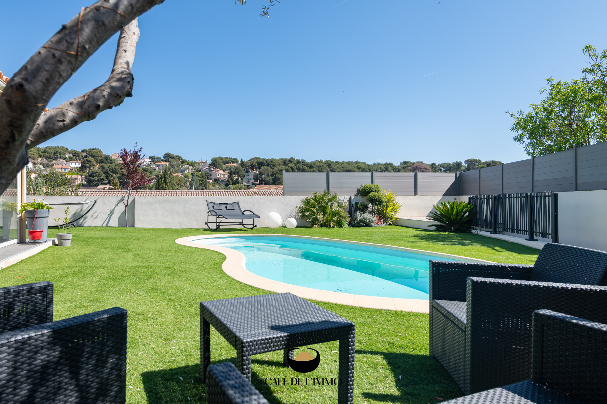 NOTRE DAME LIMITE - MAISON CONTEMPORAINE AVEC PISCINE