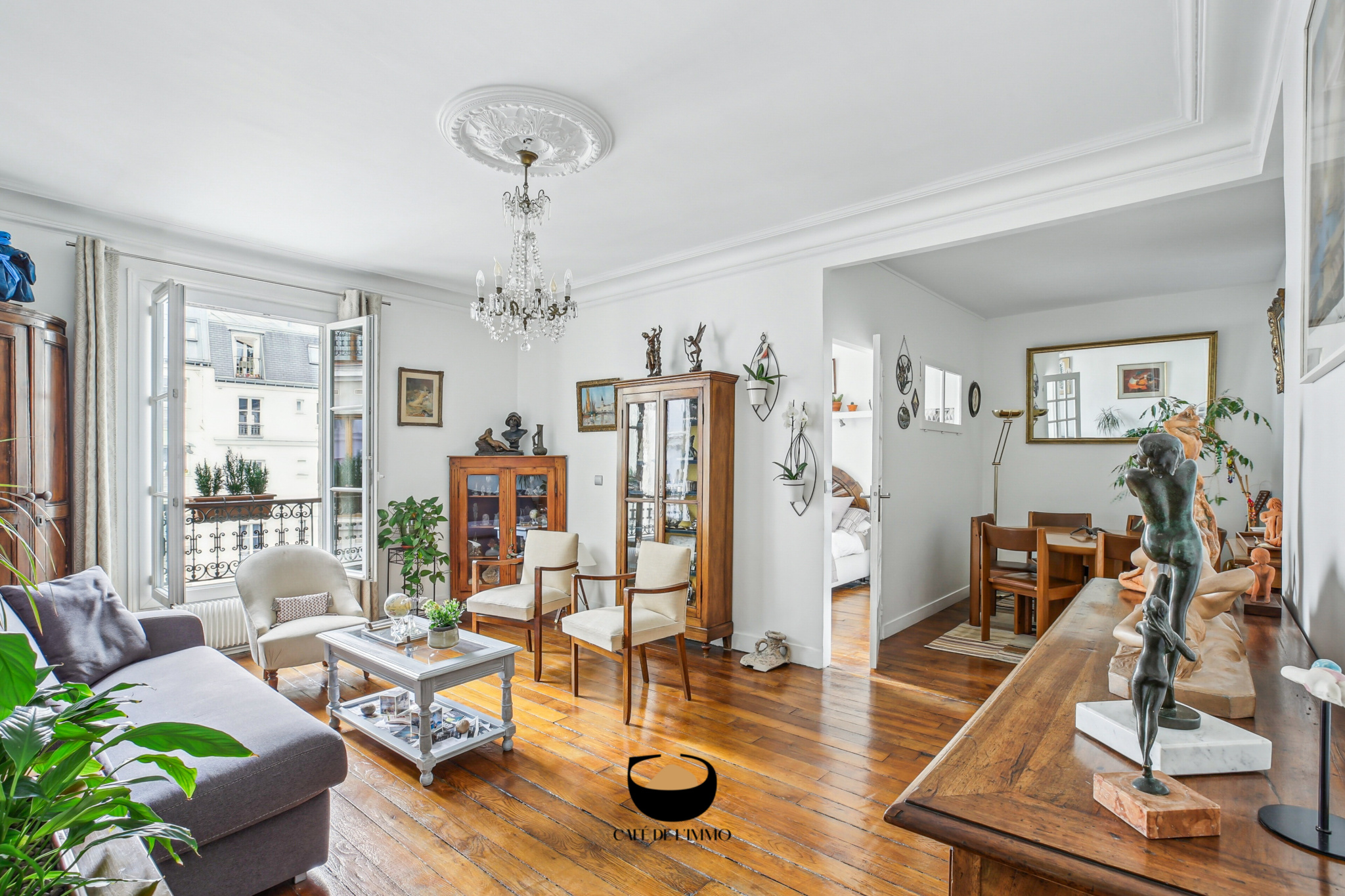 PARIS 10ÈME - 78M2 DANS BEL ANCIEN