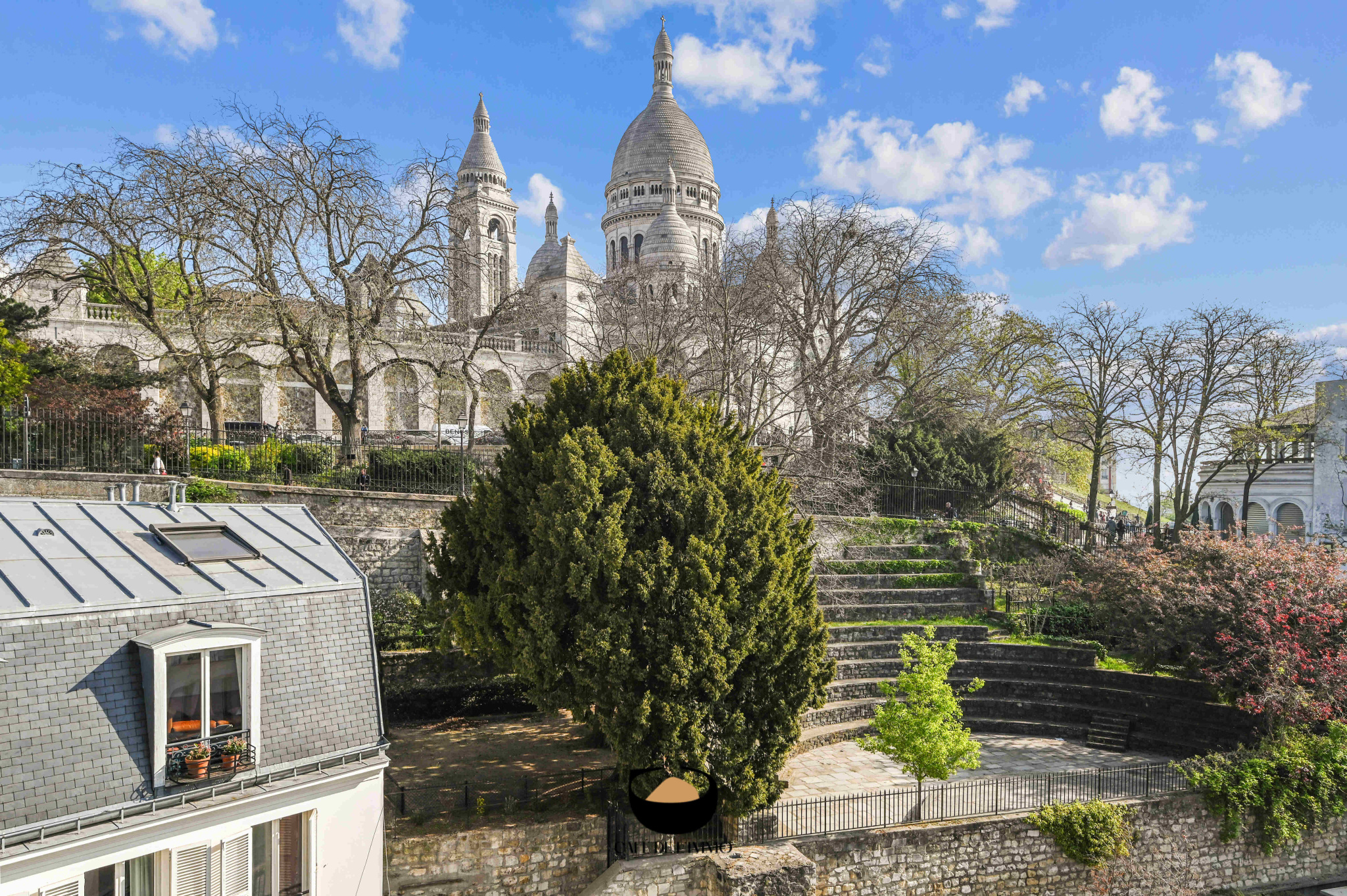 PARIS 18ÈME - LE SACRE-COEUR S'INVITE CHEZ VOUS